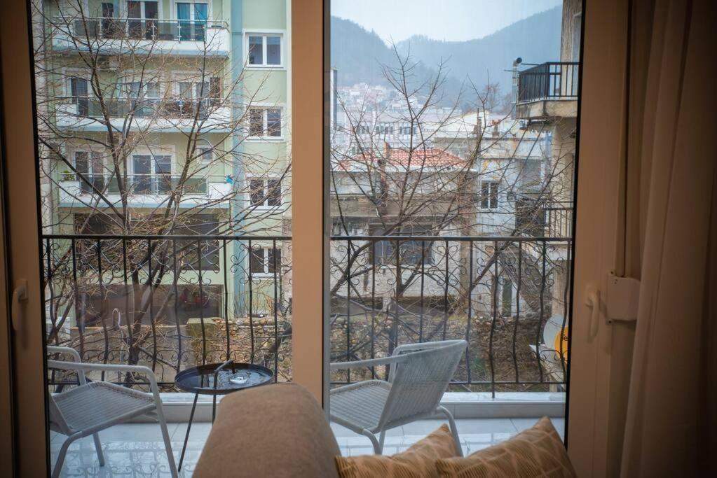 Irresistable In The Heart Of Apartment
