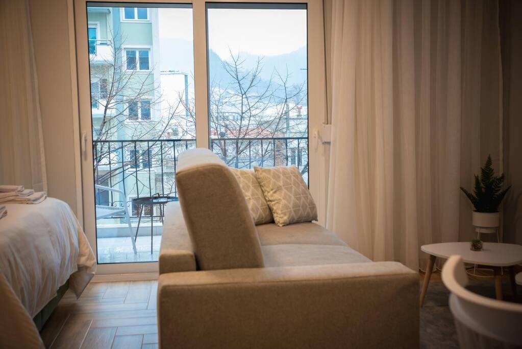 Irresistable In The Heart Of Apartment